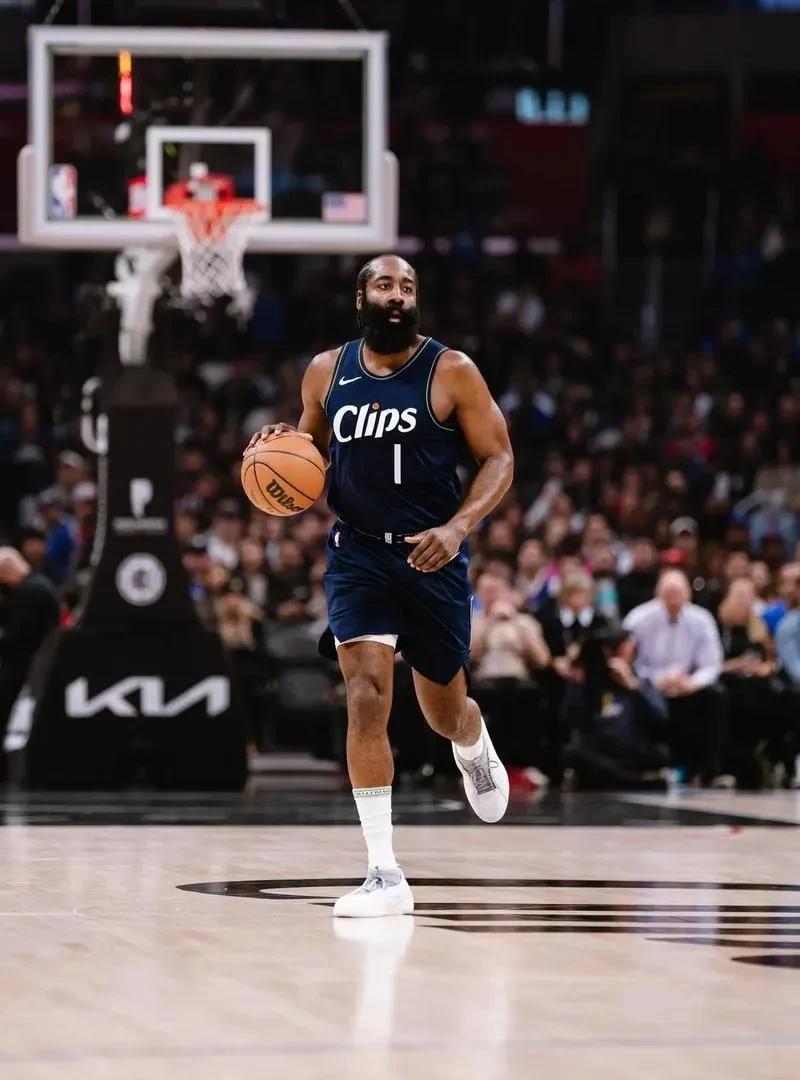 冲刺阶段西汉姆备战NBA季后赛;止住颓势细节曝光;更衣室稳定;更衣室氛围转暖(止住颓势后上扬成语)-乐动官网入口