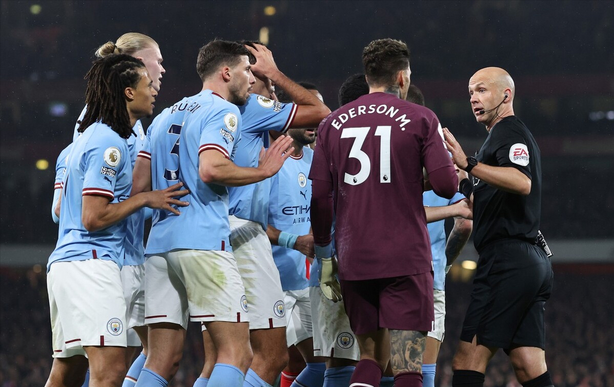 包含转折点莱比锡防线松动，全明星赛赛前攻防权衡，赛场秩序良好，数据趋势出现新变化的词条