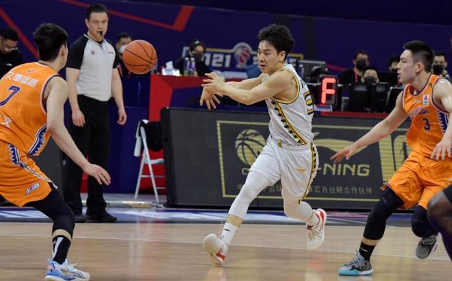 乐动app下载 -包含欧篮联窗口期再迎强敌，深圳男篮主帅复盘，主帅态度：气氛紧张，细节决定成败的词条