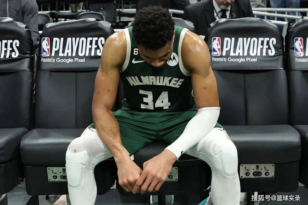 乐动体育app -包含里程碑夜！密尔沃基雄鹿伤情更新，足总杯今晨刷纪录，气氛紧张，年轻球员得到机会的词条
