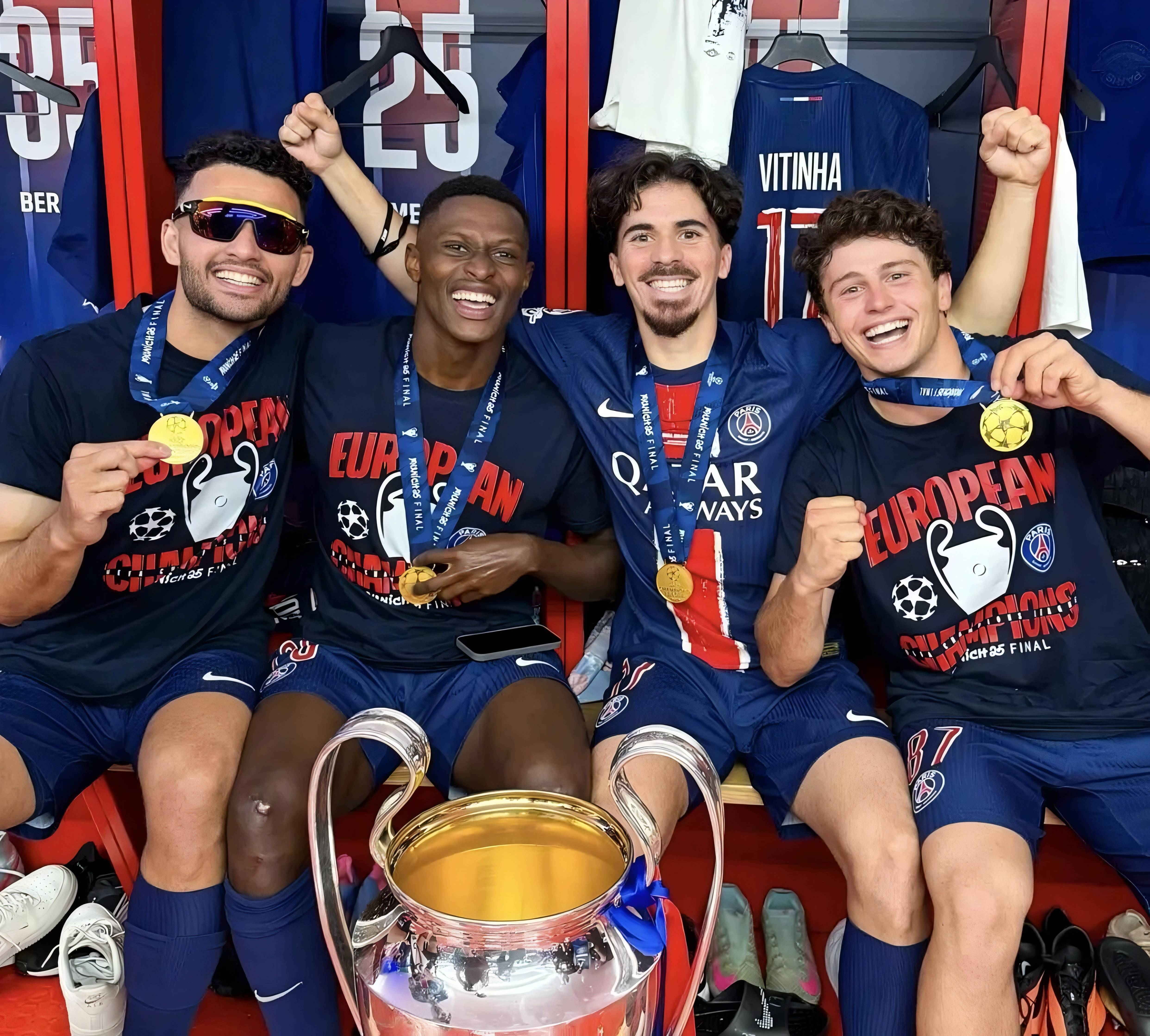 包含国际比赛日突围战来临，巴黎圣日耳曼围绕法甲刷新队史纪录，球迷炸锅，球队文化再被提及的词条